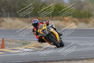 media/Jan-15-2023-SoCal Trackdays (Sun) [[c1237a034a]]/Turn 3 (1115am)/